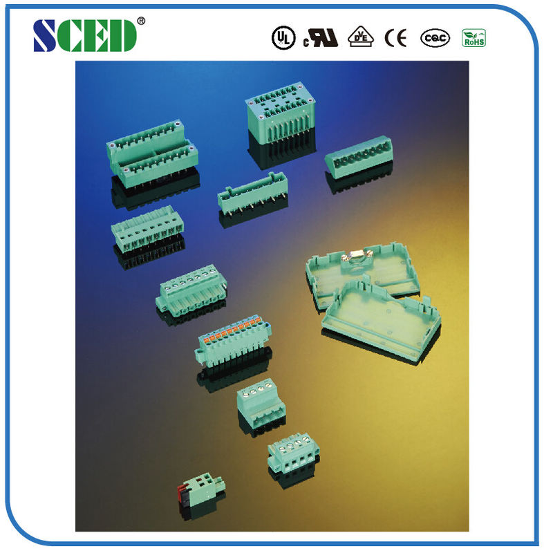Blocchetto terminali Pluggable maschio di colore verde con l'angolo retto 7.62mm 300V 18A
